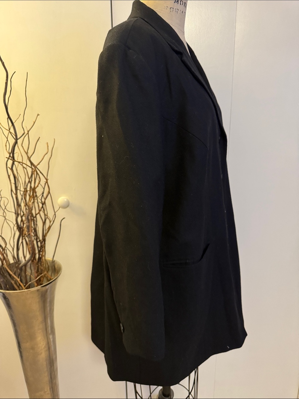 Classic Black Women's Single-Breasted Blazer Jacket - Picture 5 of 6